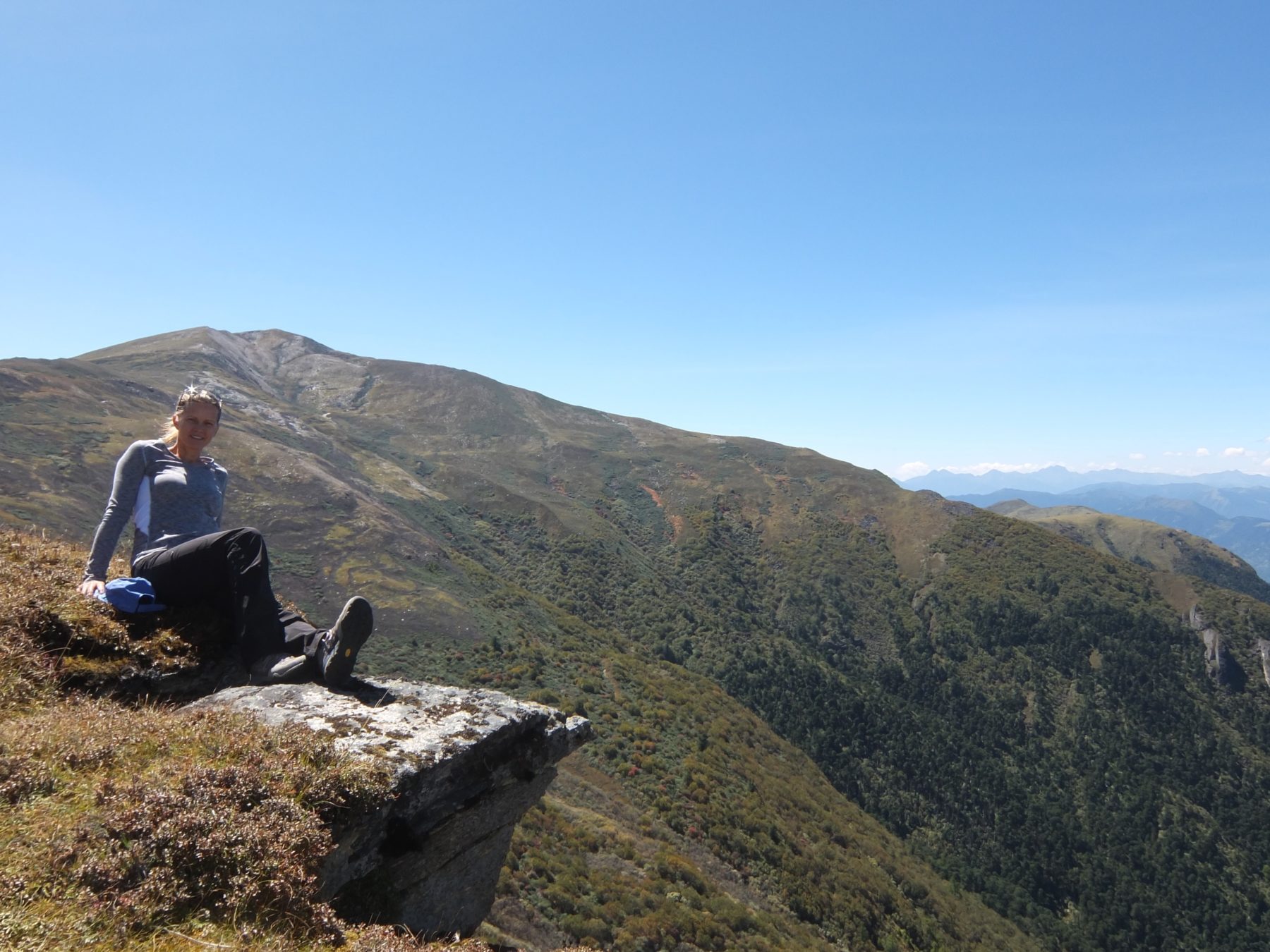 Bhutan Dagala Trek - At the Pagalabtsa pass (4,240 m • 13,910 ft) we are rewarded with panoramic views of the entire Dagala range. Bhutan Dagala Trek - At the Pagalabtsa pass (4,240 m • 13,910 ft) we are rewarded with panoramic views of the entire Dagala range.